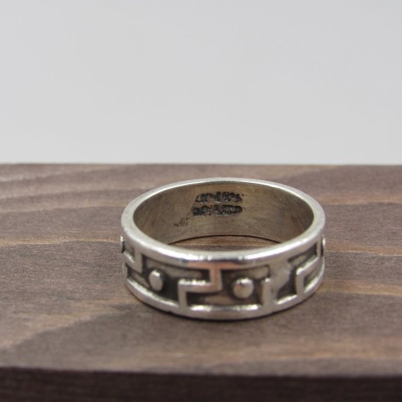 Size 7 Sterling Silver Rustic Maze Pattern Band - Picture 4 of 7